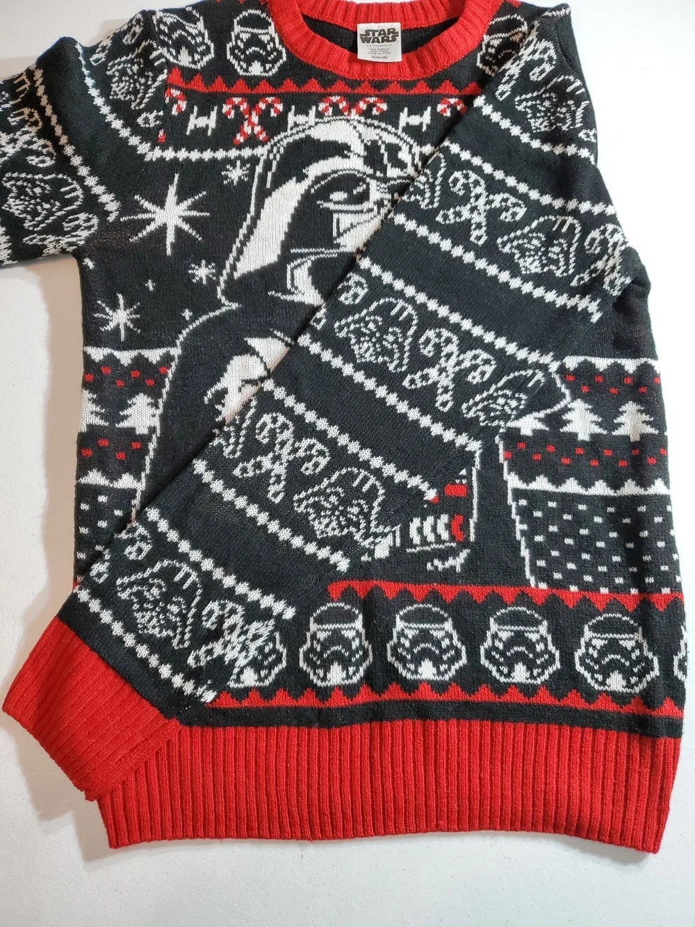 Star Wars Men's Sm (34-36) Black & Red Darth Vader Holiday Sweater